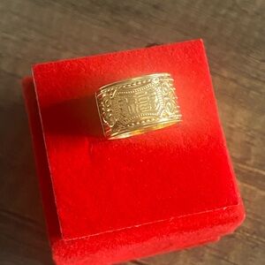 Real 18k saudi gold millionaires ring